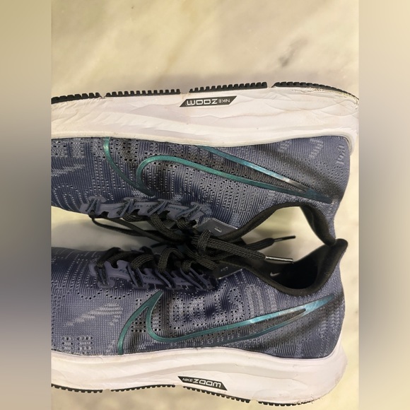 Set of Two Nike Air Zoom Pegasus Running Shoes Size 9. EUC - Picture 5 of 12